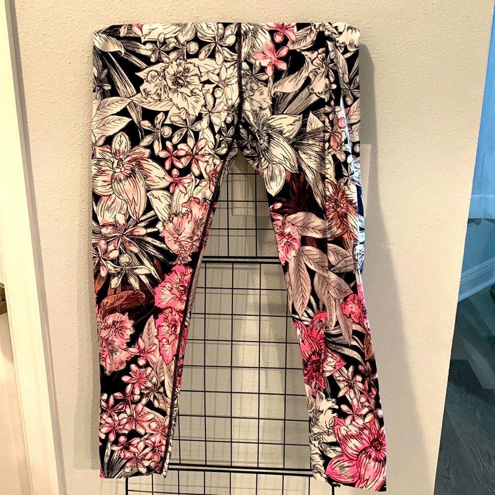 Calvin Klein Floral Print Leggings Size Large!
